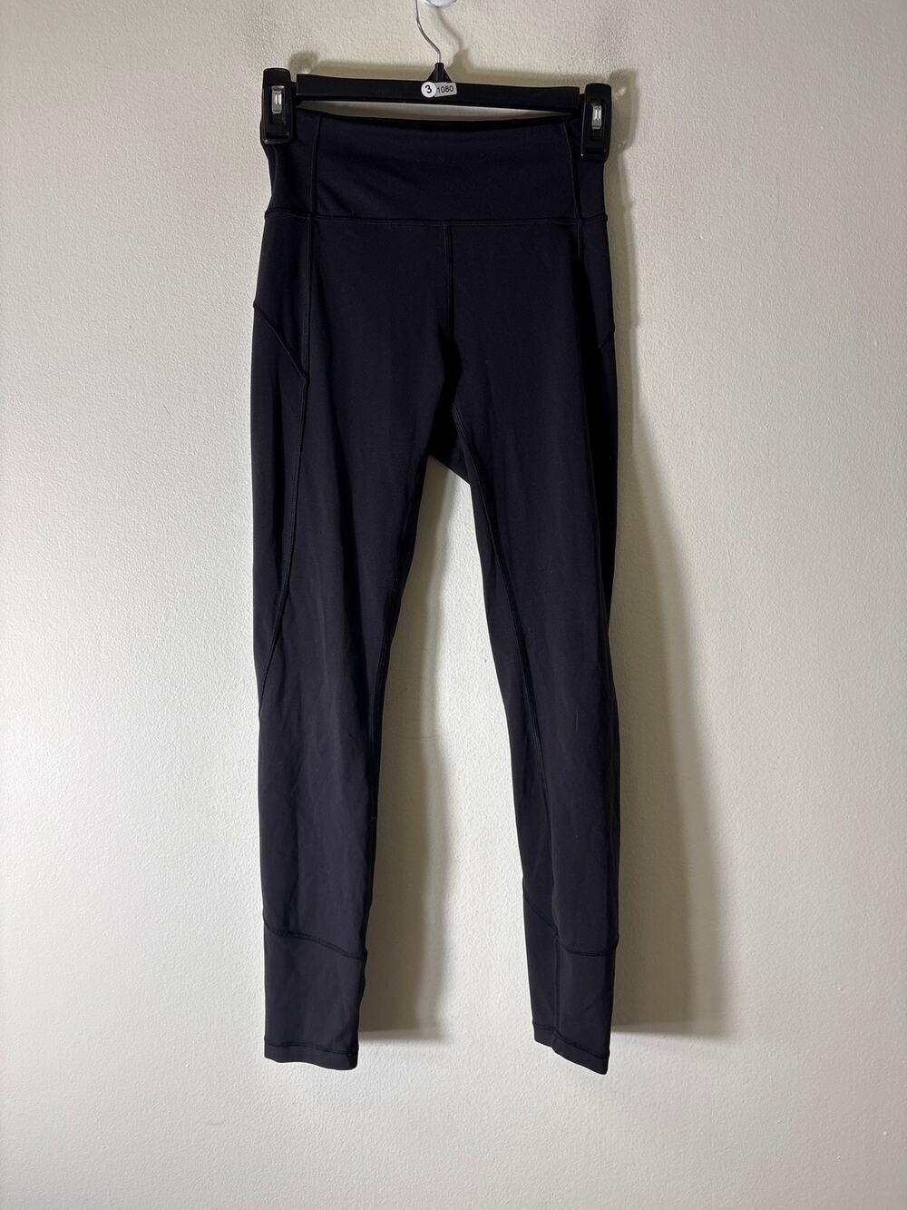 Lululemon Black Athletic Leggings with Inner Pocket Sz 4